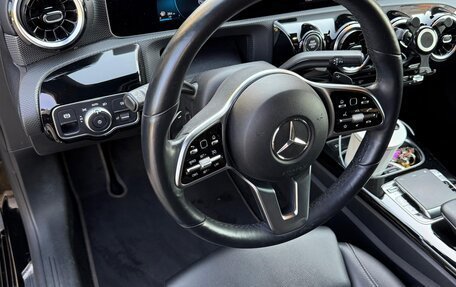 Mercedes-Benz A-Класс, 2019 год, 2 100 000 рублей, 9 фотография