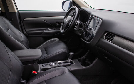 Mitsubishi Outlander III рестайлинг 3, 2012 год, 1 395 000 рублей, 9 фотография