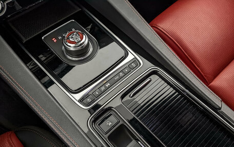 Jaguar F-Pace, 2019 год, 3 300 000 рублей, 20 фотография