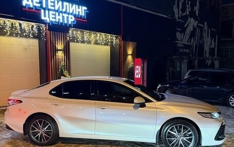 Toyota Camry, 2021 год, 3 770 000 рублей, 6 фотография