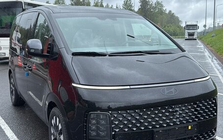 Hyundai Staria, 2024 год, 7 050 000 рублей, 1 фотография