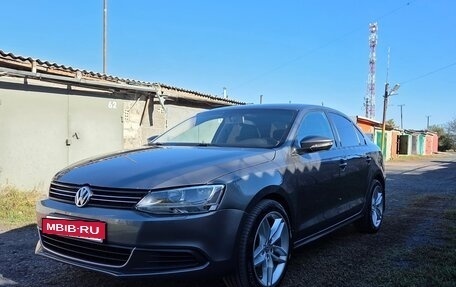 Volkswagen Jetta VII, 2013 год, 860 000 рублей, 3 фотография