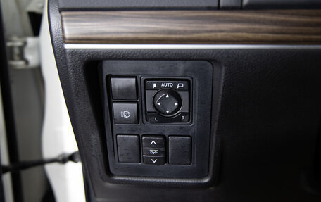Toyota Land Cruiser Prado 150 рестайлинг, 2021 год, 6 799 000 рублей, 19 фотография