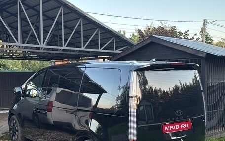 Hyundai Staria, 2024 год, 7 050 000 рублей, 3 фотография