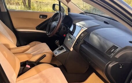 Toyota Corolla Verso I, 2004 год, 600 000 рублей, 3 фотография