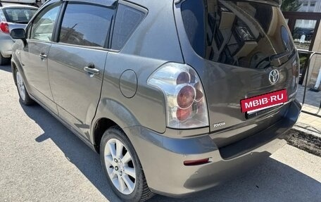 Toyota Corolla Verso I, 2004 год, 600 000 рублей, 10 фотография