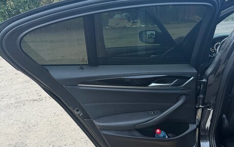 BMW 5 серия, 2018 год, 2 400 000 рублей, 20 фотография