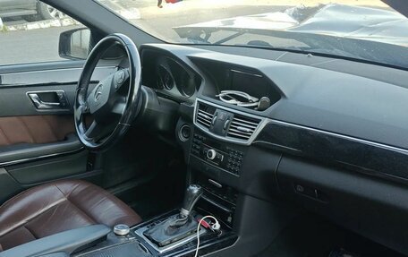 Mercedes-Benz E-Класс, 2011 год, 985 000 рублей, 9 фотография