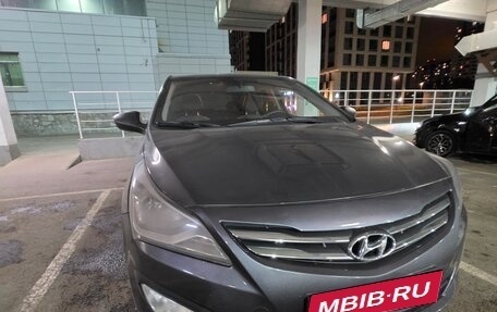 Hyundai Solaris II рестайлинг, 2015 год, 810 000 рублей, 1 фотография