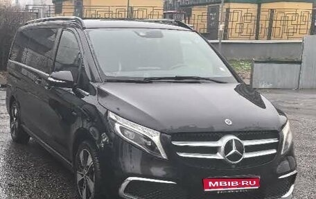 Mercedes-Benz V-Класс, 2021 год, 450 000 рублей, 1 фотография