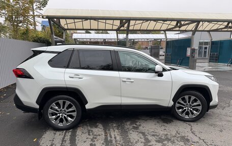 Toyota RAV4, 2021 год, 4 200 000 рублей, 3 фотография