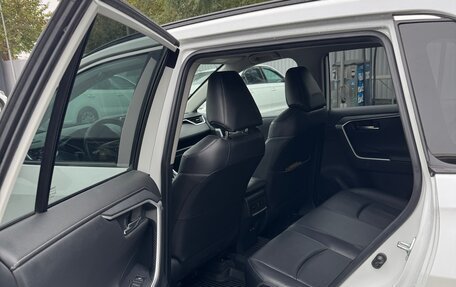 Toyota RAV4, 2021 год, 4 200 000 рублей, 11 фотография