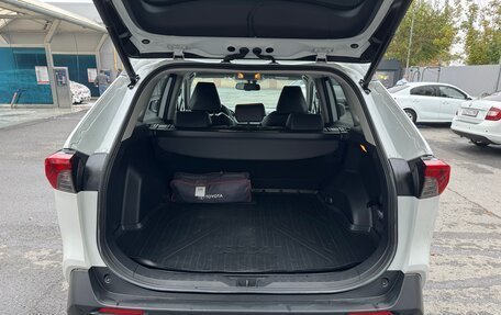 Toyota RAV4, 2021 год, 4 200 000 рублей, 16 фотография