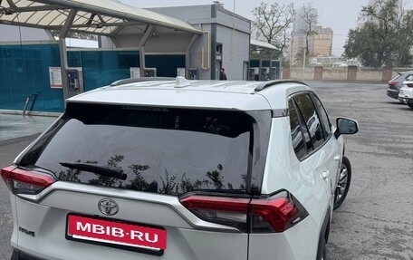 Toyota RAV4, 2021 год, 4 200 000 рублей, 6 фотография