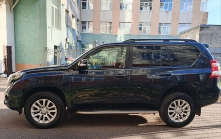 Toyota Land Cruiser Prado 150 рестайлинг, 2016 год, 3 850 000 рублей, 4 фотография
