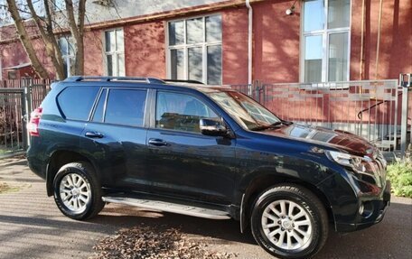 Toyota Land Cruiser Prado 150 рестайлинг, 2016 год, 3 850 000 рублей, 2 фотография