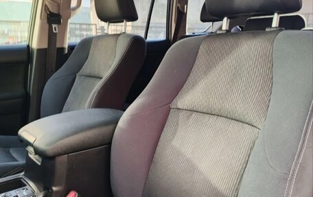 Toyota Land Cruiser Prado 150 рестайлинг, 2016 год, 3 850 000 рублей, 12 фотография