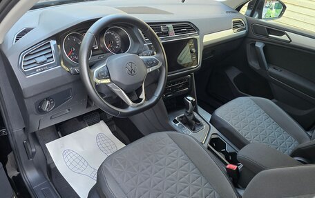 Volkswagen Tiguan II, 2021 год, 2 850 000 рублей, 10 фотография