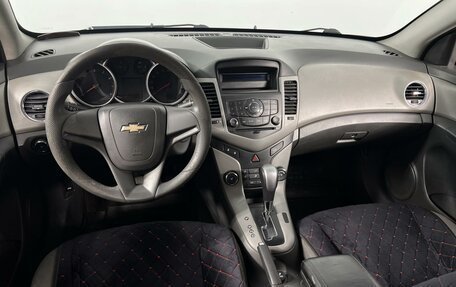 Chevrolet Cruze II, 2010 год, 579 900 рублей, 6 фотография