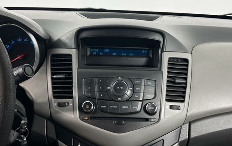 Chevrolet Cruze II, 2010 год, 579 900 рублей, 15 фотография