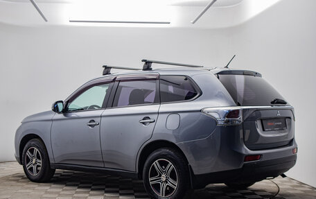 Mitsubishi Outlander III рестайлинг 3, 2013 год, 1 120 000 рублей, 3 фотография
