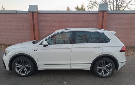 Volkswagen Tiguan II, 2018 год, 2 350 000 рублей, 2 фотография