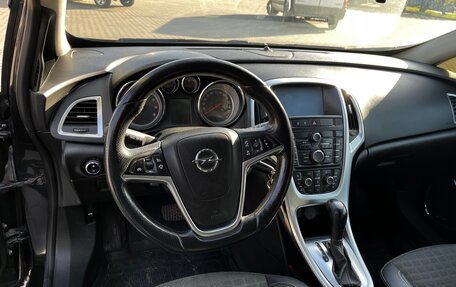 Opel Astra J, 2013 год, 700 000 рублей, 14 фотография