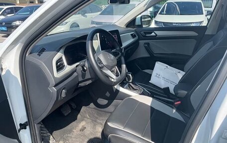 Volkswagen T-Roc I, 2023 год, 1 455 000 рублей, 6 фотография