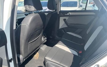 Volkswagen T-Roc I, 2023 год, 1 455 000 рублей, 8 фотография