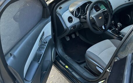 Chevrolet Cruze II, 2010 год, 550 000 рублей, 12 фотография