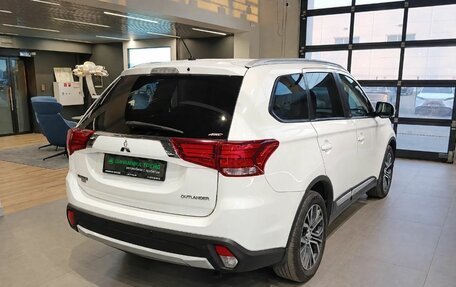 Mitsubishi Outlander III рестайлинг 3, 2016 год, 1 549 000 рублей, 6 фотография