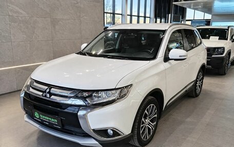 Mitsubishi Outlander III рестайлинг 3, 2016 год, 1 549 000 рублей, 3 фотография