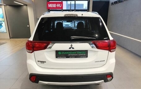 Mitsubishi Outlander III рестайлинг 3, 2016 год, 1 549 000 рублей, 5 фотография