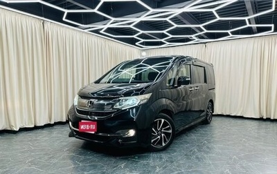 Honda Stepwgn IV рестайлинг, 2015 год, 1 899 000 рублей, 1 фотография