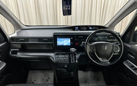 Honda Stepwgn IV рестайлинг, 2015 год, 1 899 000 рублей, 16 фотография