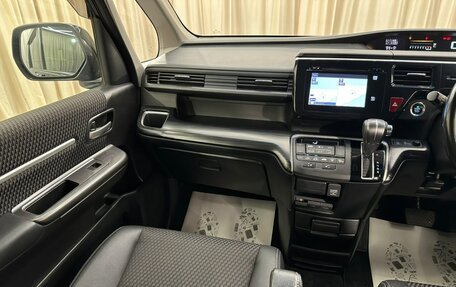 Honda Stepwgn IV рестайлинг, 2015 год, 1 899 000 рублей, 14 фотография