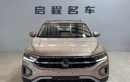 Volkswagen T-Roc I, 2023 год, 1 950 000 рублей, 1 фотография