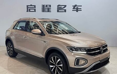 Volkswagen T-Roc I, 2023 год, 1 950 000 рублей, 4 фотография
