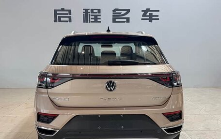 Volkswagen T-Roc I, 2023 год, 1 950 000 рублей, 5 фотография