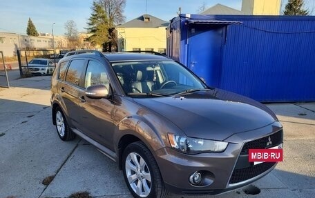 Mitsubishi Outlander III рестайлинг 3, 2011 год, 1 500 000 рублей, 12 фотография