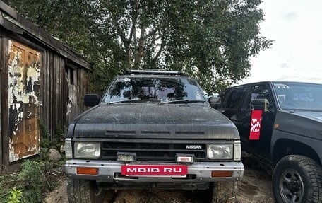 Nissan Terrano II рестайлинг, 1993 год, 650 000 рублей, 3 фотография