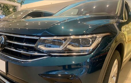 Volkswagen Tiguan II, 2022 год, 4 870 000 рублей, 4 фотография