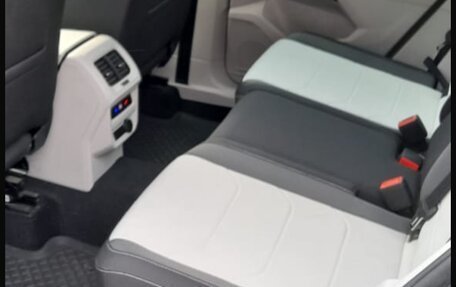 Volkswagen Tiguan II, 2022 год, 4 870 000 рублей, 8 фотография