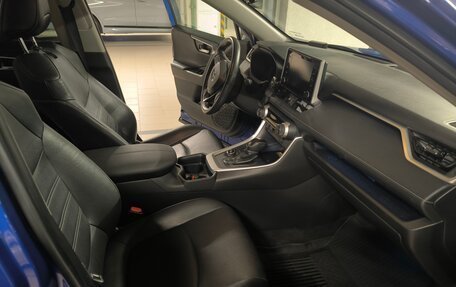 Toyota RAV4, 2021 год, 3 250 000 рублей, 8 фотография