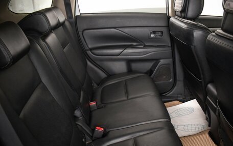Mitsubishi Outlander III рестайлинг 3, 2013 год, 1 349 000 рублей, 11 фотография