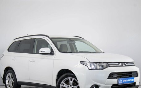 Mitsubishi Outlander III рестайлинг 3, 2013 год, 1 349 000 рублей, 2 фотография
