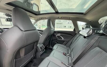 Audi Q5, 2025 год, 8 250 000 рублей, 13 фотография