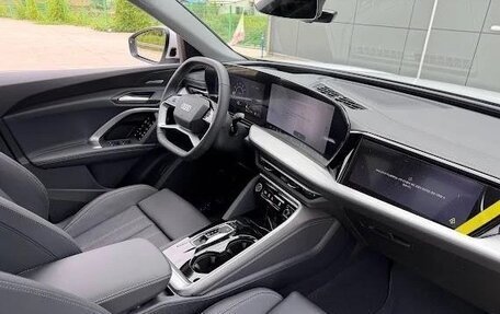 Audi Q5, 2025 год, 8 250 000 рублей, 15 фотография