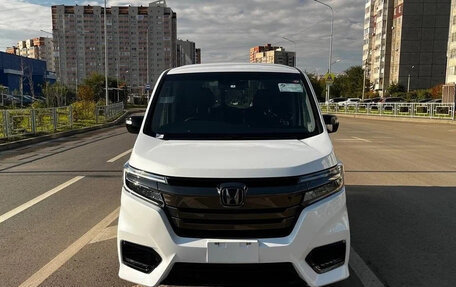 Honda Stepwgn IV рестайлинг, 2021 год, 1 950 000 рублей, 2 фотография