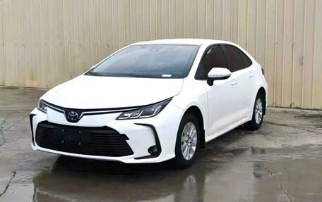Toyota Corolla, 2022 год, 1 600 000 рублей, 2 фотография